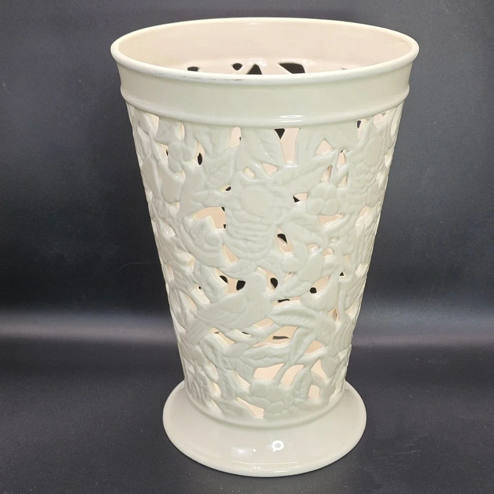 Villeroy &‎ Boch Heinrich White Reticulated Pierced Bird Floral Vase 8.5